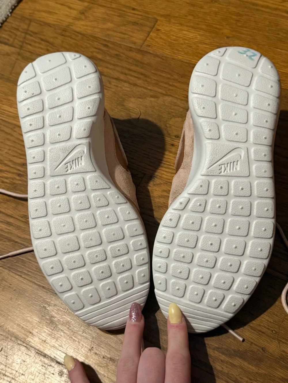 Nike RUN Roche Rose Gold Running Sneakers - Picture 4 of 7